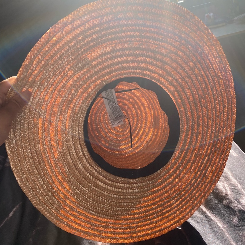 Beach hat - Picture 2 of 3